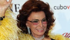 Sophia Loren channels Big Bird