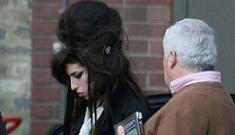 Kelly Osbourne helps Amy Winehouse move into rehab