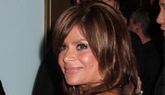 Paula Abdul is using a dating service to find an ultra-wealthy boyfriend