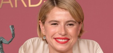 Jessie Buckley ‘hates’ cats & she made her boyfriend give away his two cats