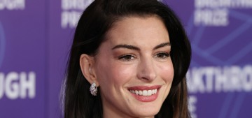 “Anne Hathaway wore Ralph Lauren to the Breakthrough Prize ceremony” links