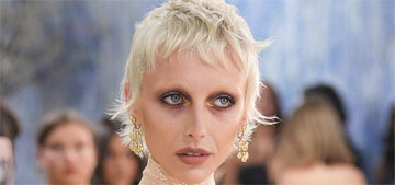 Emma Chamberlain looked like sheer art in a painted Mugler gown at the Met Gala