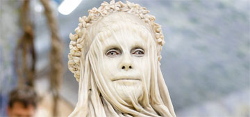 Heidi Klum pranked Met Gala guests by scaring them in her realistic statue costume