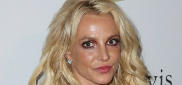 Britney Spears ‘barked’ & wandered around an LA restaurant with a knife