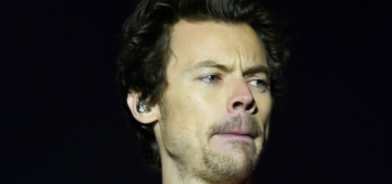 “Harry Styles collapsed on stage at Wembley during the heatwave” links