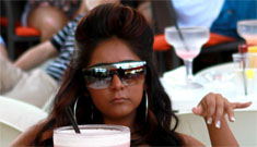 Snooki slaps a guy and throws a drink in his face